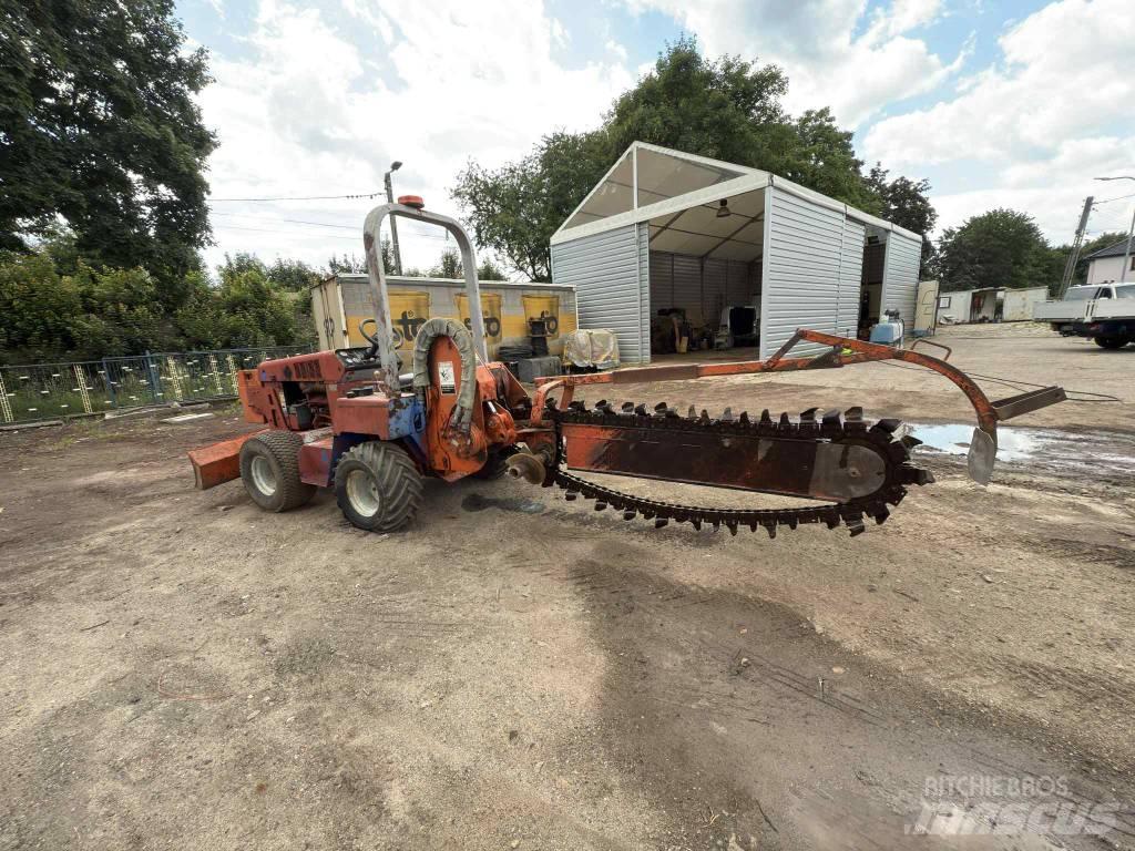 Ditch Witch 3500 Канавокопачі