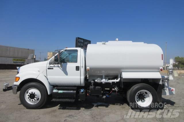 Ford F750 Поливальні машини