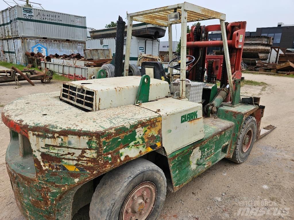 Clark DPH 70 Дизельні навантажувачі