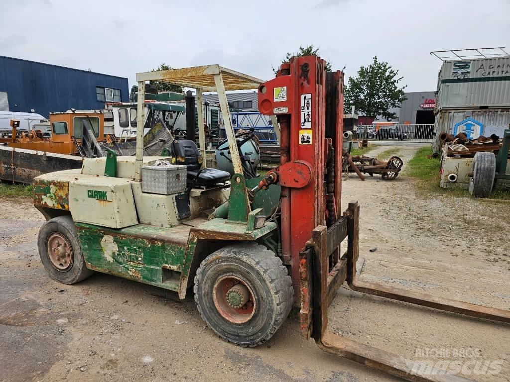 Clark DPH 70 Дизельні навантажувачі