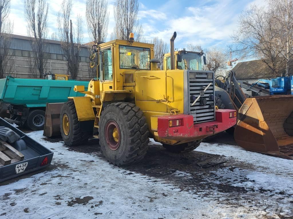 Volvo L 120 Фронтальні навантажувачі