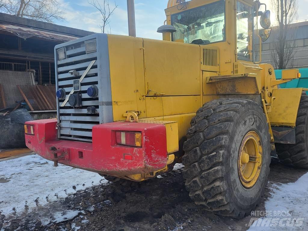 Volvo L 120 Фронтальні навантажувачі