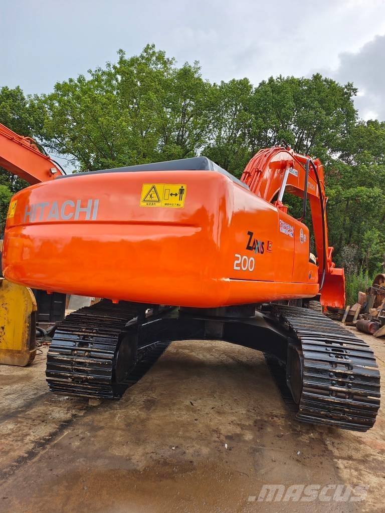 Hitachi EX 200-5 Гусеничні екскаватори