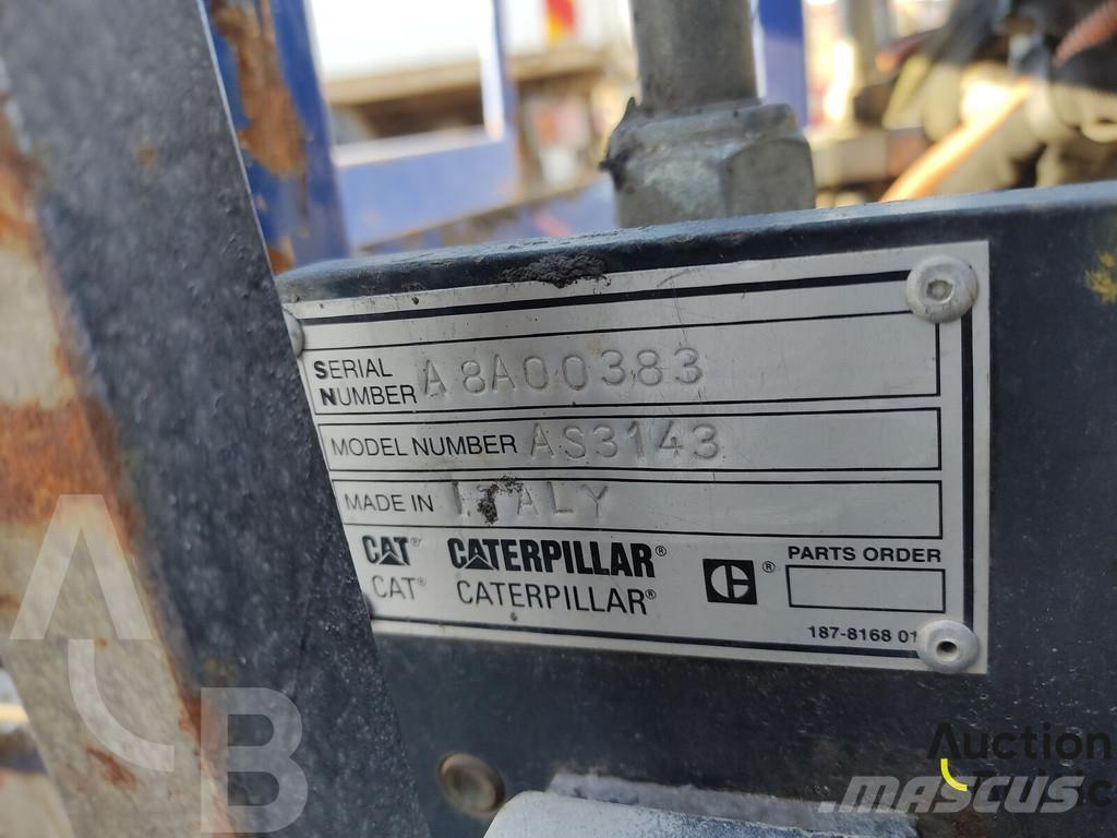 CAT AP 255 E Асфальтовкладачі