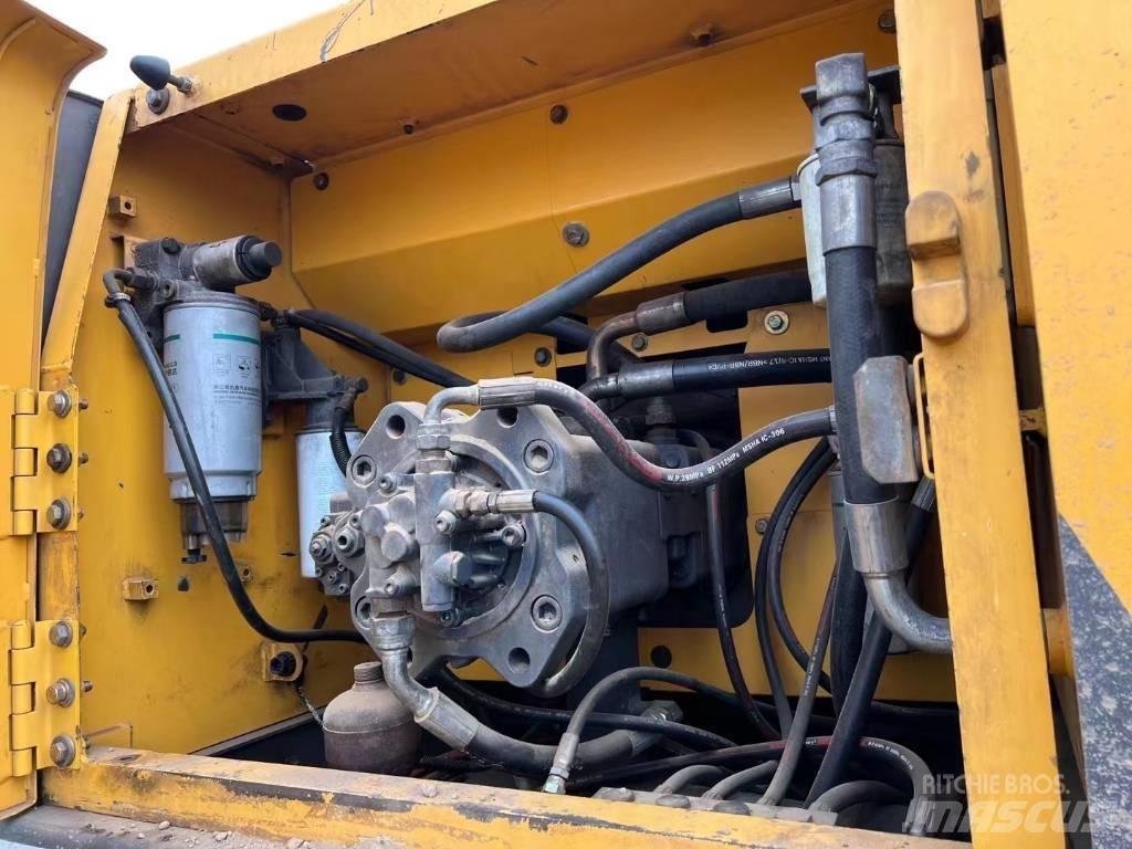 Volvo EC 290 B LC Гусеничні екскаватори