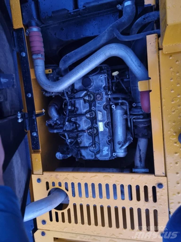 JCB JS 160 LC Гусеничні екскаватори