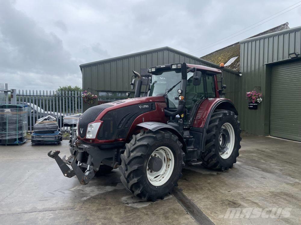 Valtra T 153 Трактори