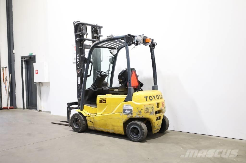 Toyota 8FBM20T Електронавантажувачі