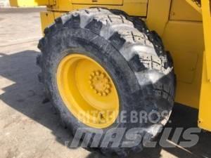 Komatsu Wheel loader Фронтальні навантажувачі