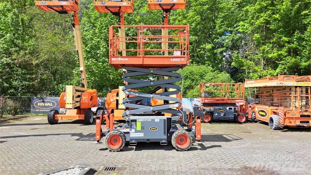 SkyJack 6832RT Підйомники-ножиці