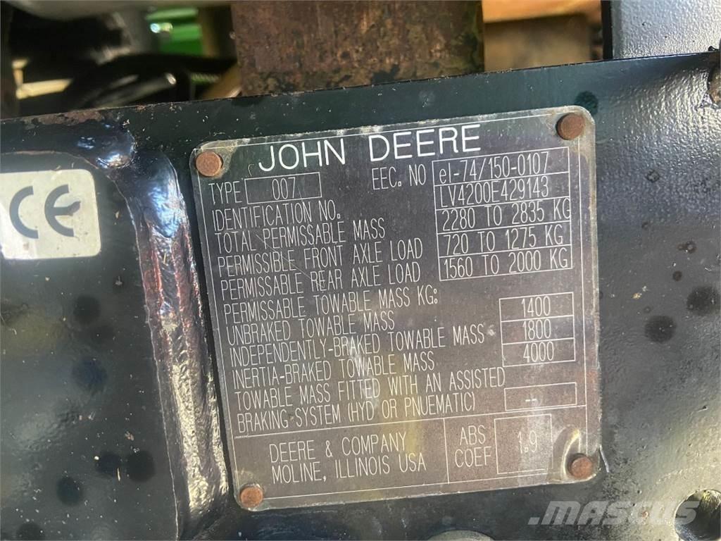 John Deere 4200 Трактори
