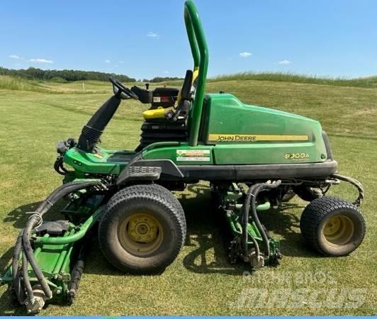 John Deere 8900A Самохідні газонокосарки