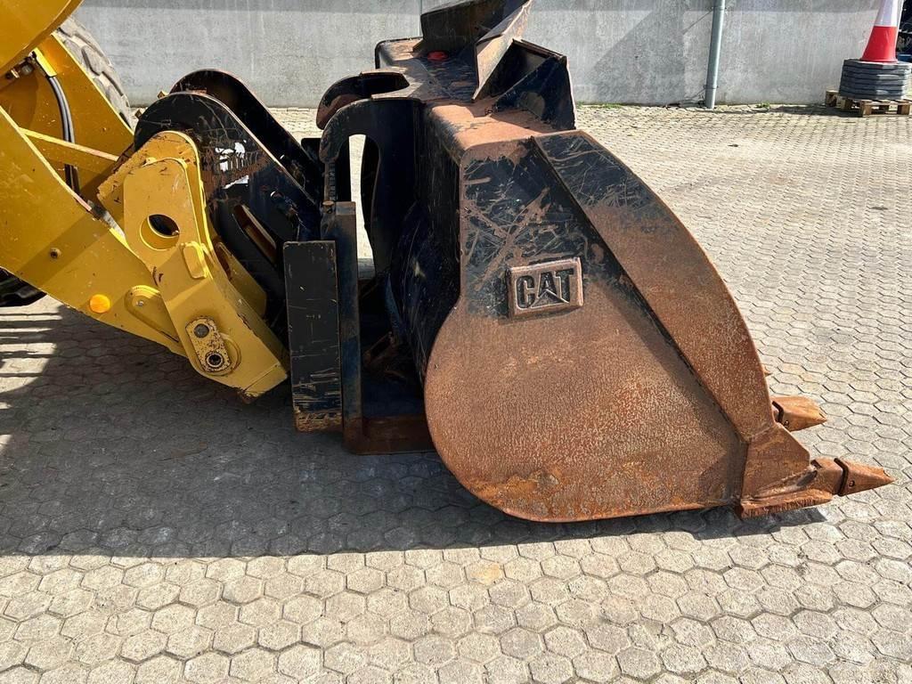 CAT 926M Фронтальні навантажувачі