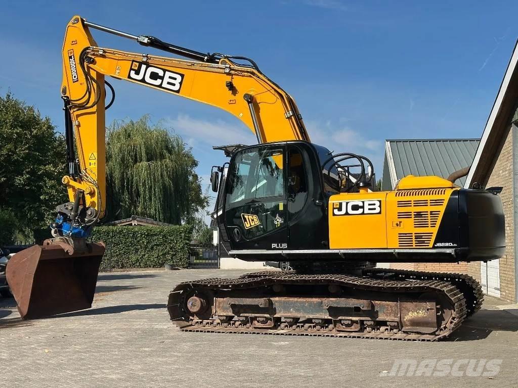 JCB JS220LC plus Гусеничні екскаватори
