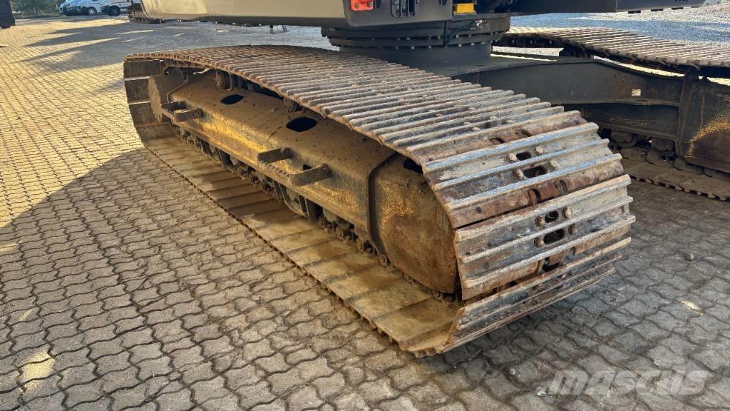 Volvo EC 220 E Гусеничні екскаватори