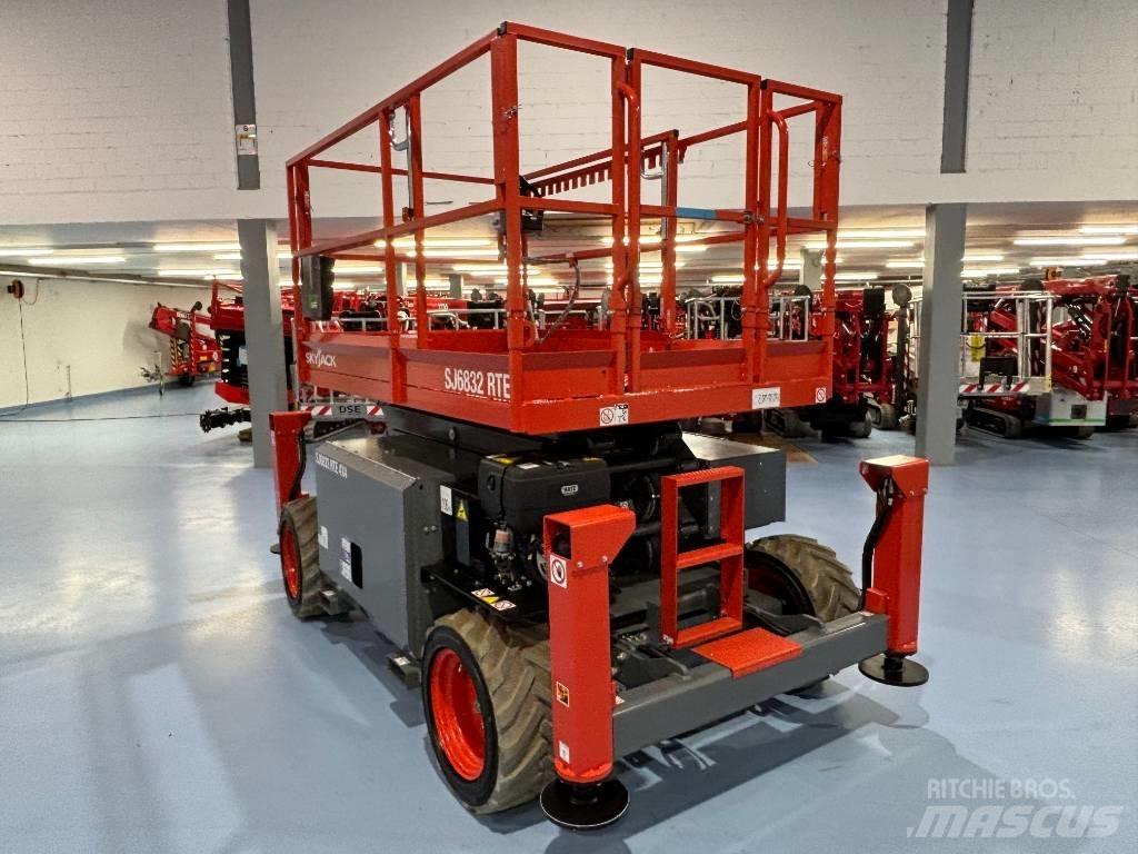 SkyJack SJ 6832 RTE Підйомники-ножиці