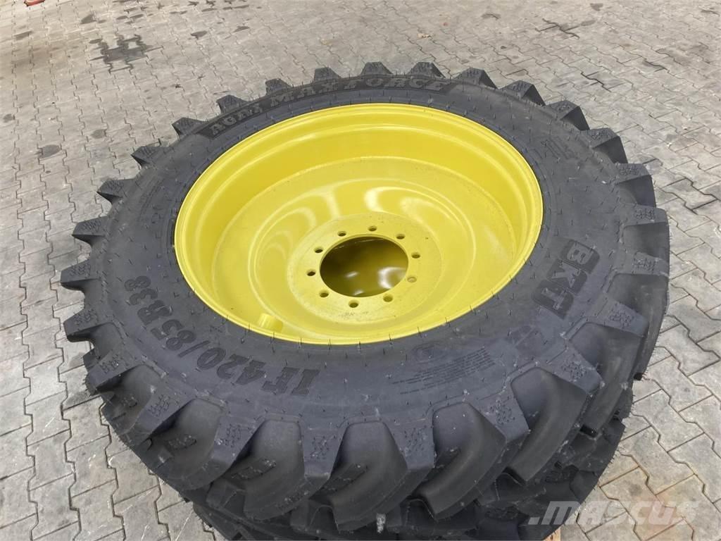 BKT 420/85R38 Колеса