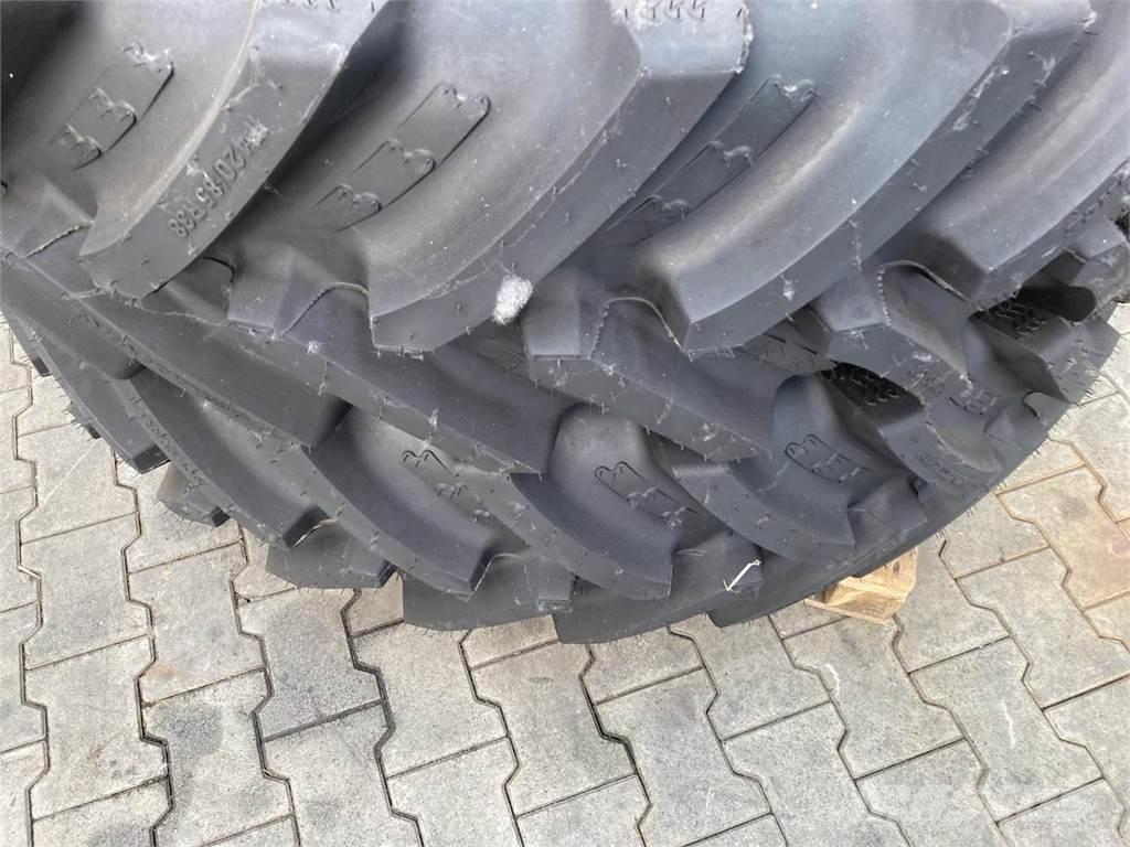 BKT 420/85R38 Колеса