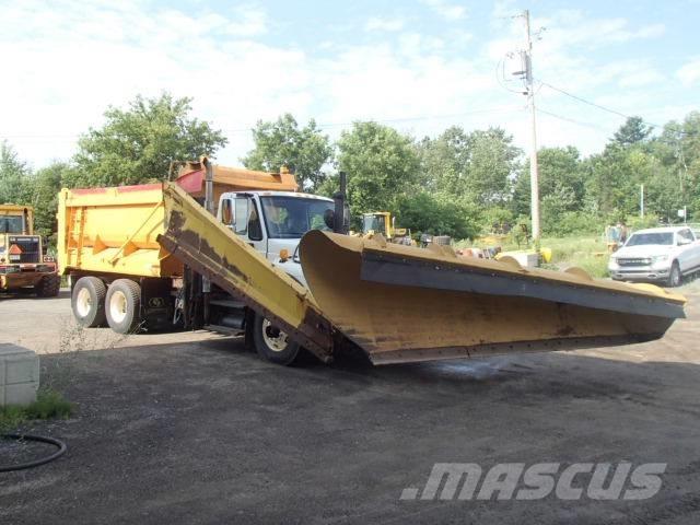 International 7400 Снігоочищувальні ножі та плуги