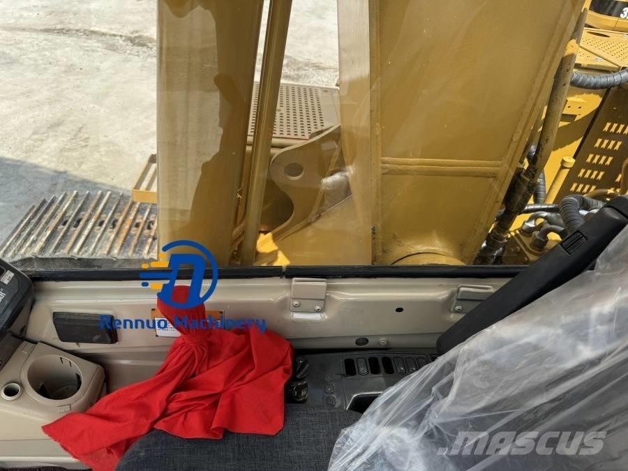 CAT 320B Гусеничні екскаватори
