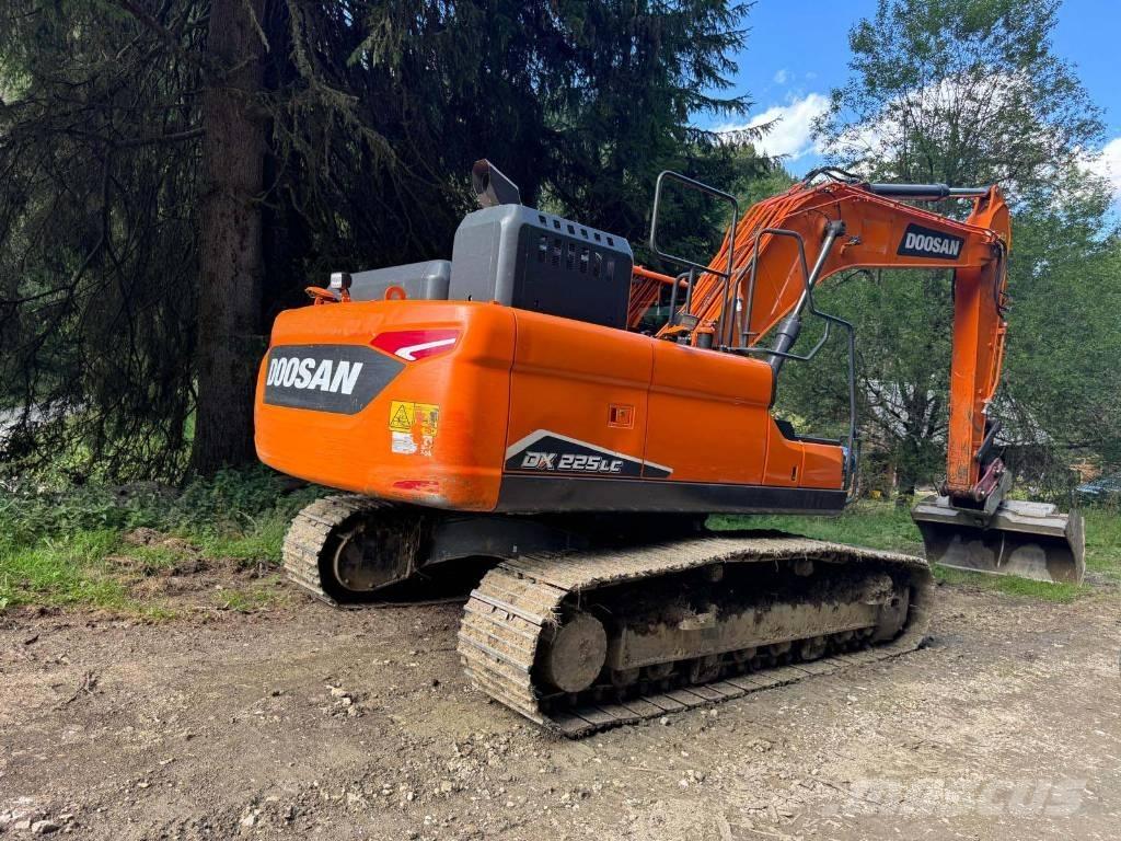 Doosan DX 225 LC-7 Гусеничні екскаватори