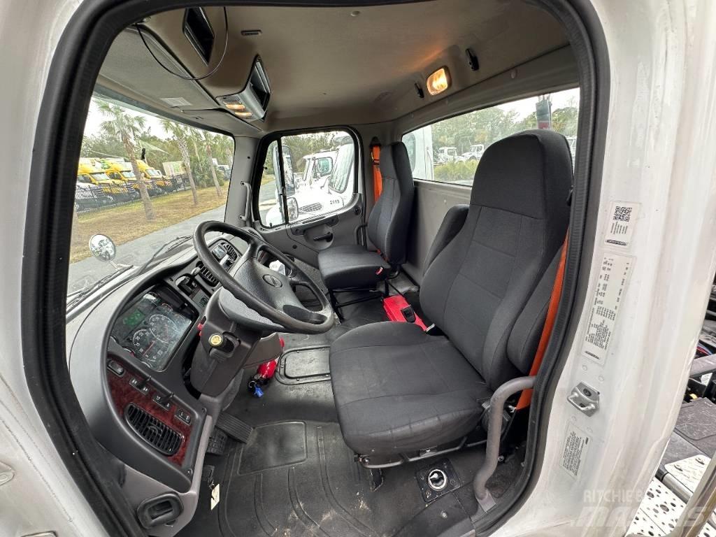 Freightliner M2 Вантажівки для доставки напоїв
