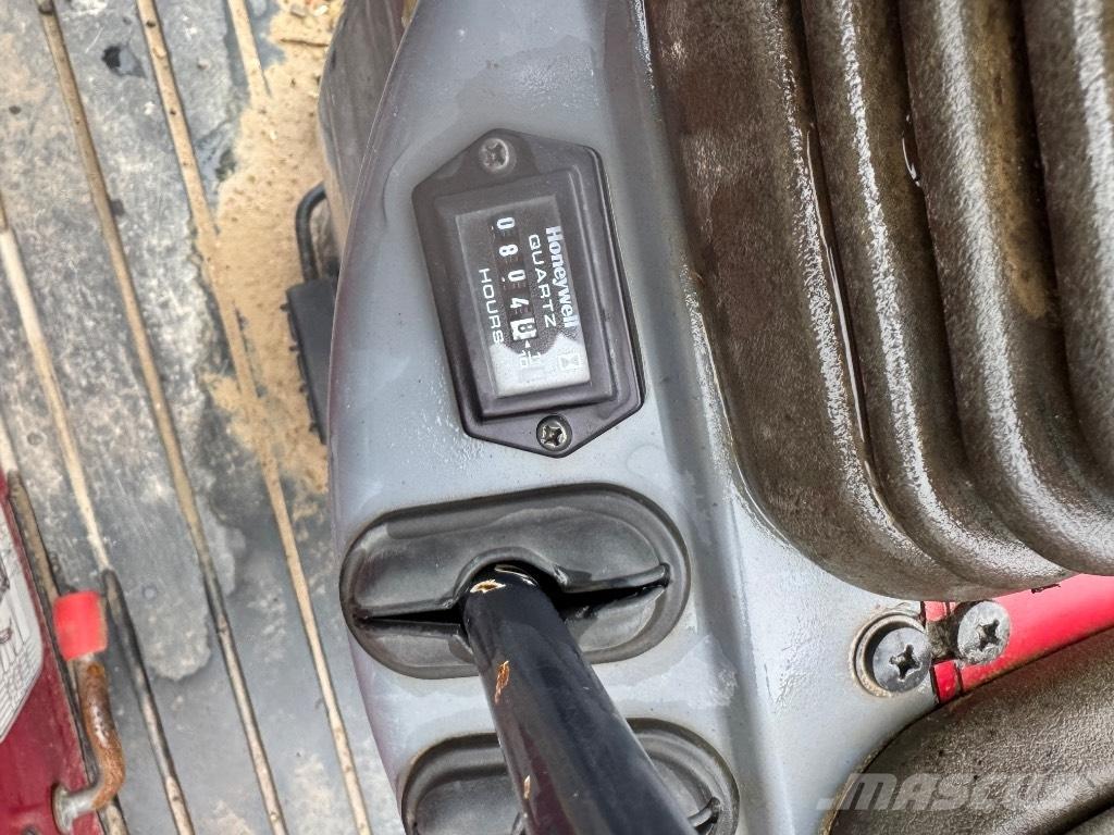 Yanmar SV08 (1D799) Міні-екскаватори < 7т