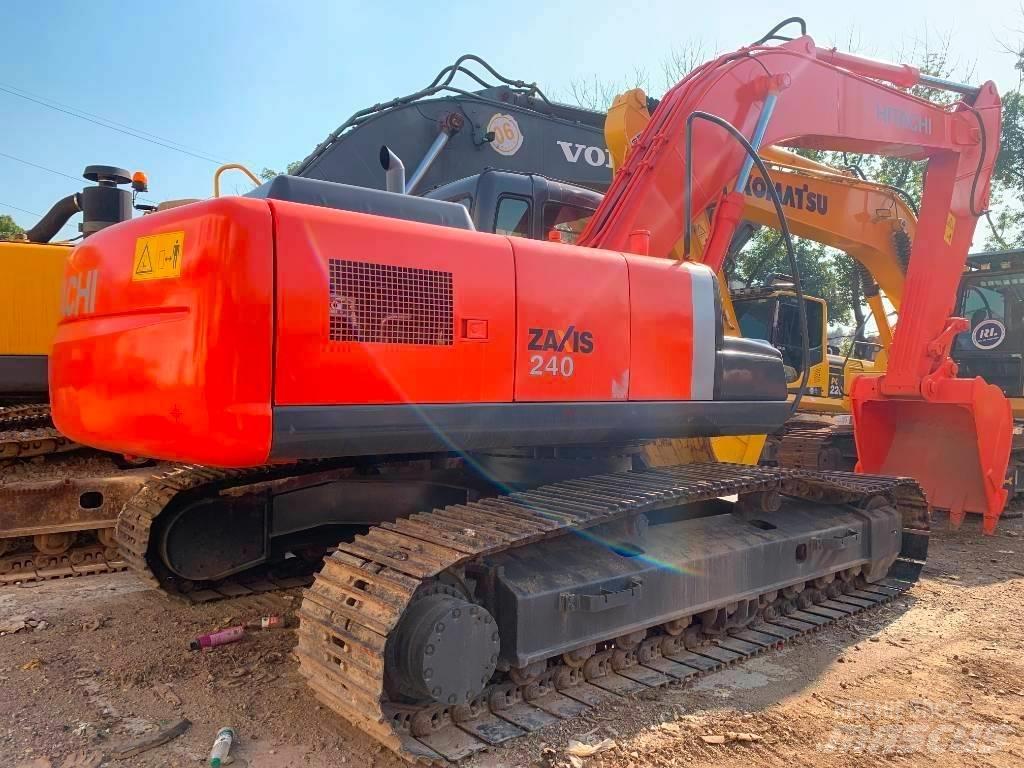 Hitachi Zaxis 240 Гусеничні екскаватори