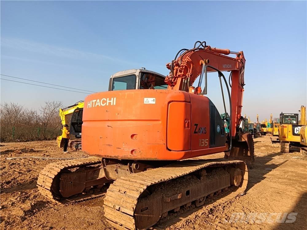 Hitachi ZX135US Гусеничні екскаватори