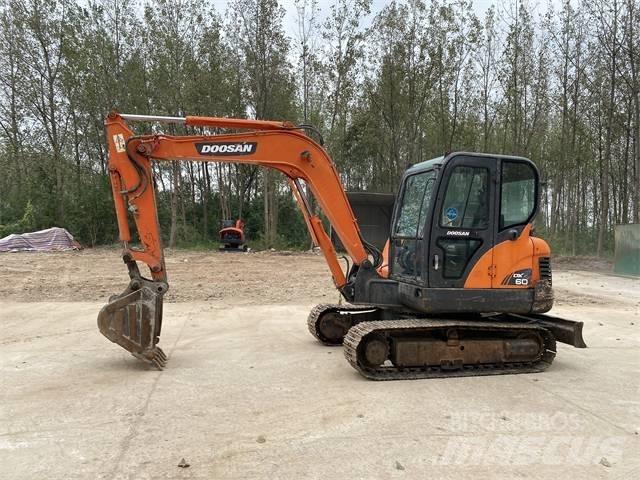Doosan DX 60 Міні-екскаватори < 7т