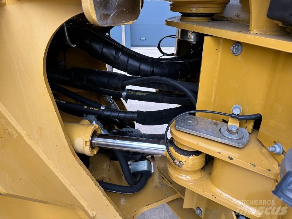 CAT 938 H Фронтальні навантажувачі