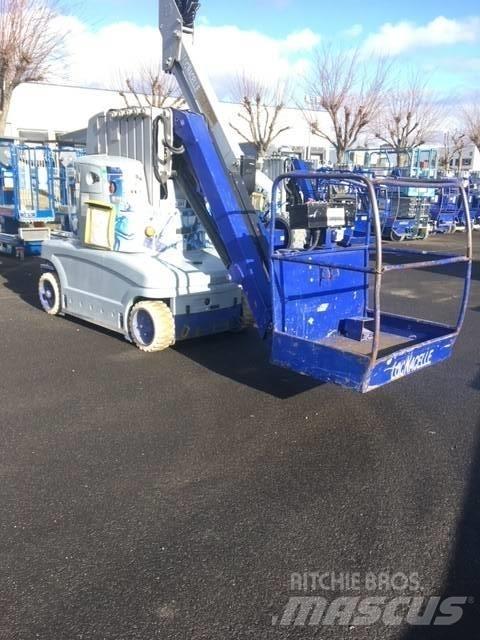 JLG TOUCAN 1210 Вертикальні щоглові підйомники