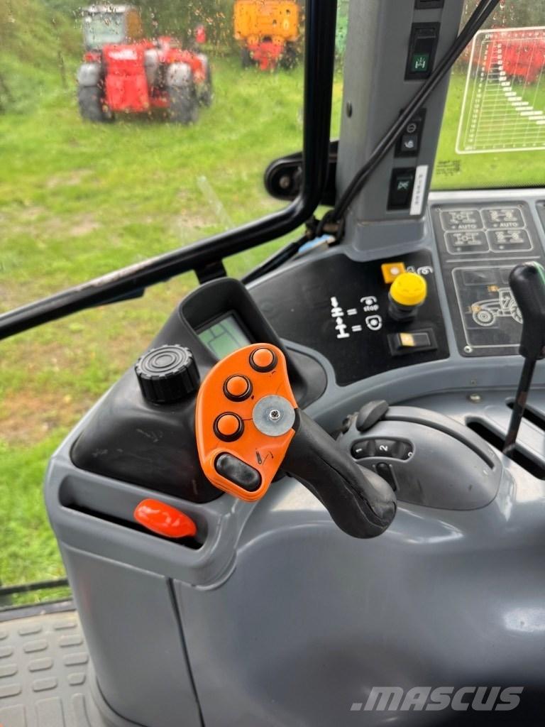 New Holland TM 175 Трактори