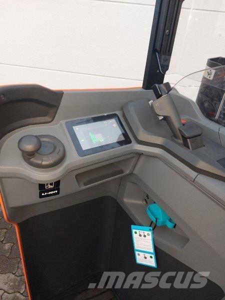 Toyota SSI200D Самохідні електроштабелери