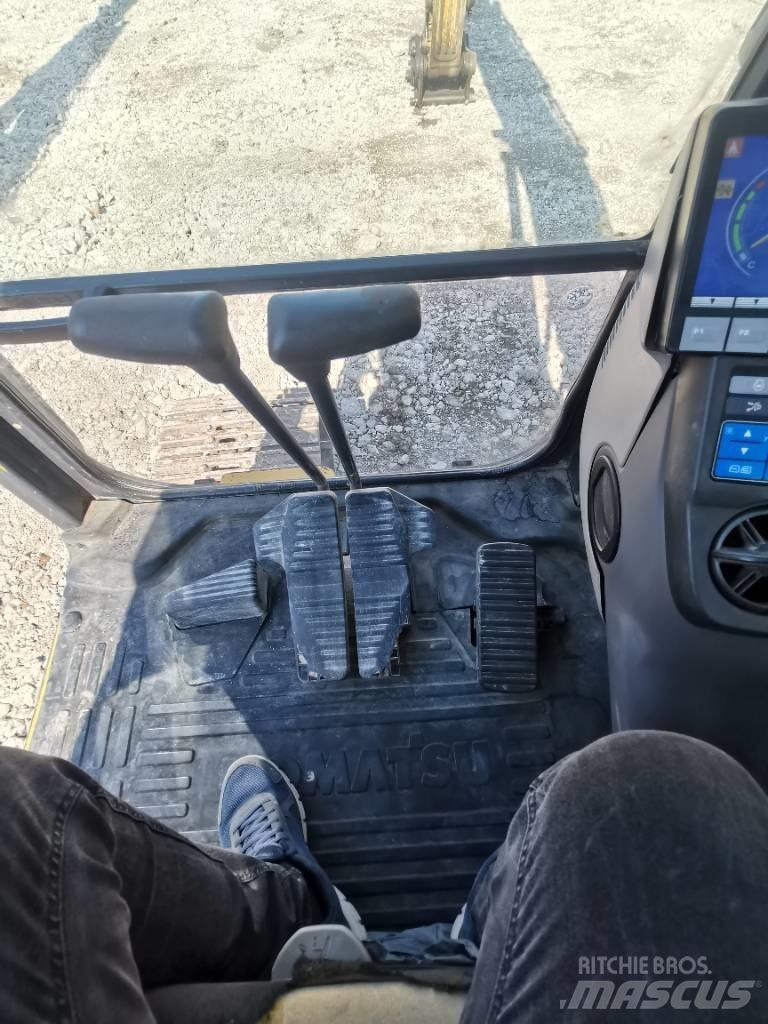 Komatsu PC 240 Гусеничні екскаватори