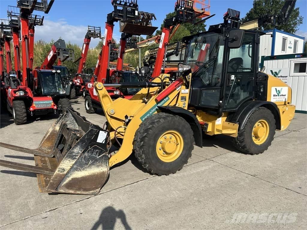 CAT 906 (9145) Багатофункціональне обладнання для вантажних і землекопальних робіт