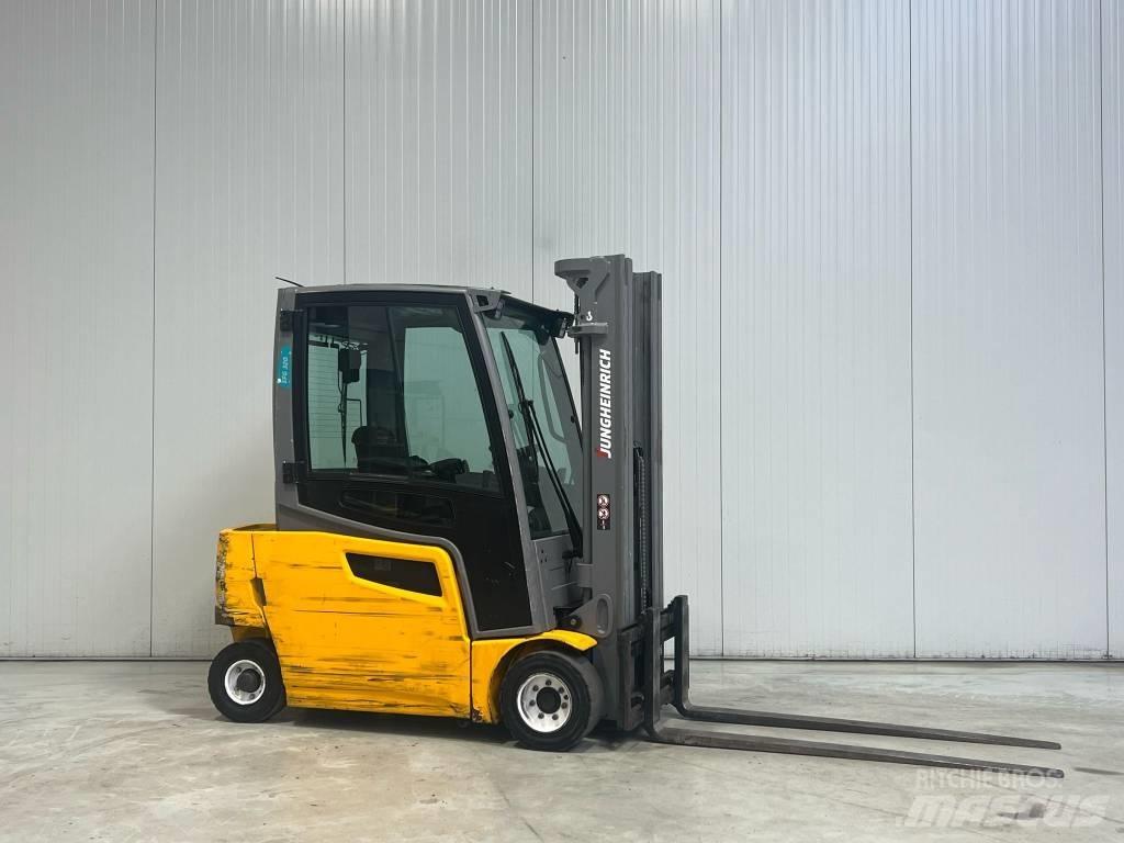 Jungheinrich EFG320 Електронавантажувачі