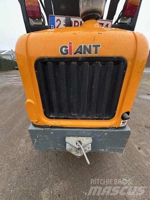 GiANT G2200 HD Фронтальні навантажувачі