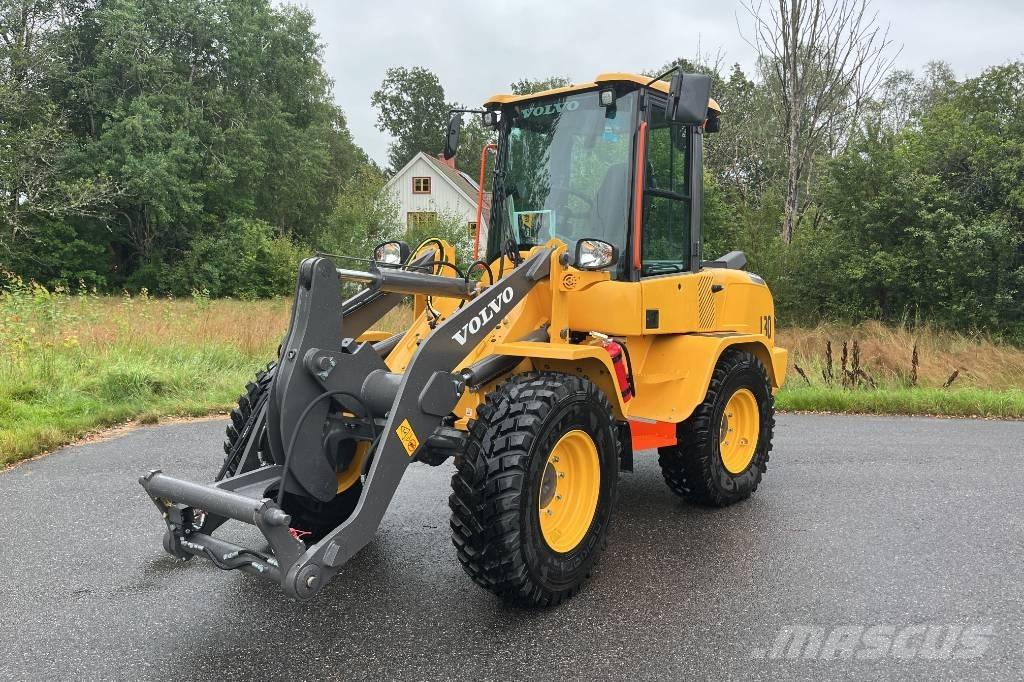 Volvo L 30 Фронтальні навантажувачі