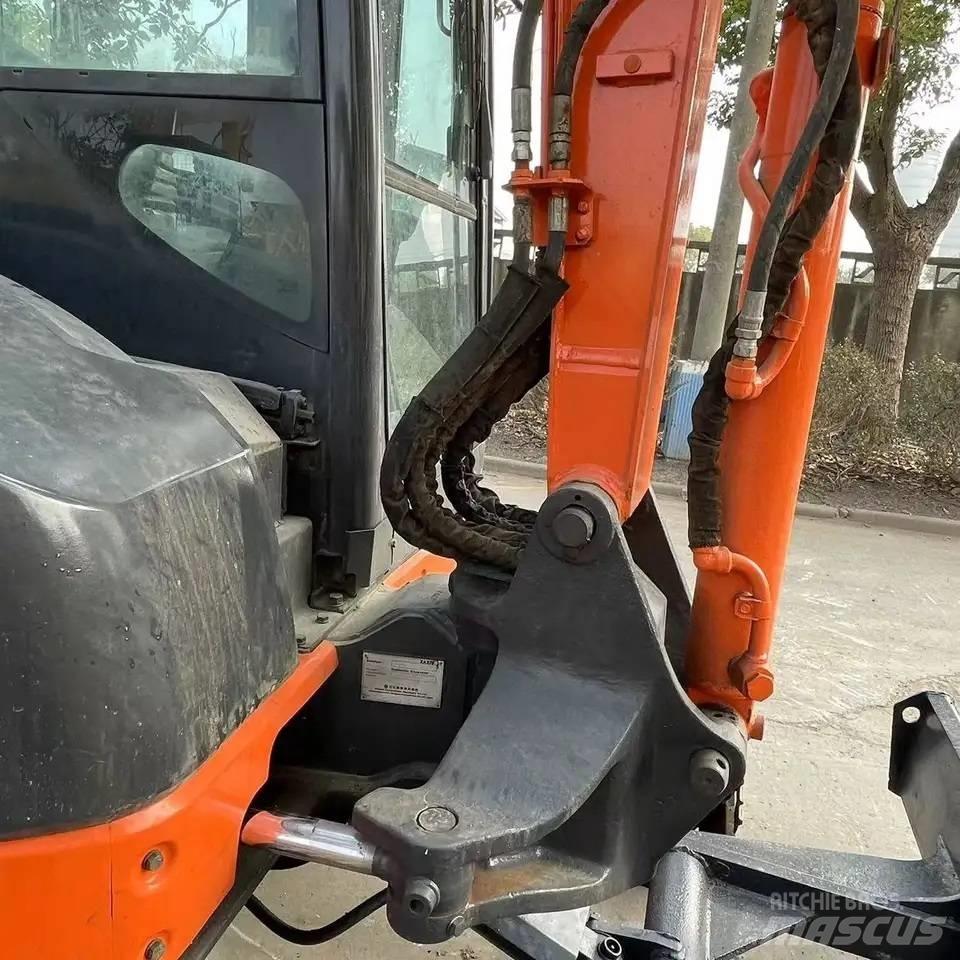 Hitachi ZX50 Міні-екскаватори < 7т