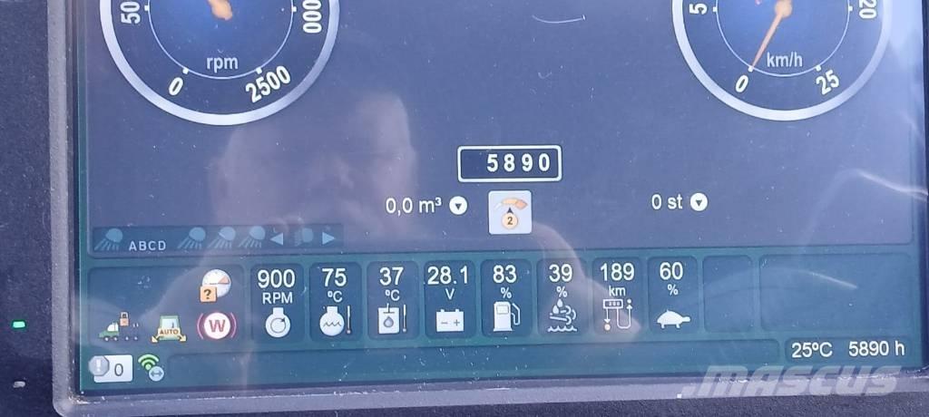 John Deere 1110 G Форвардери