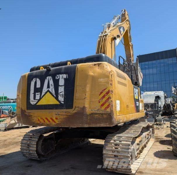 CAT 330 Гусеничні екскаватори