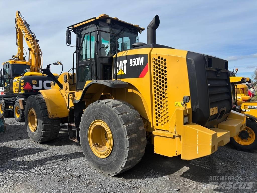 CAT 950M Фронтальні навантажувачі