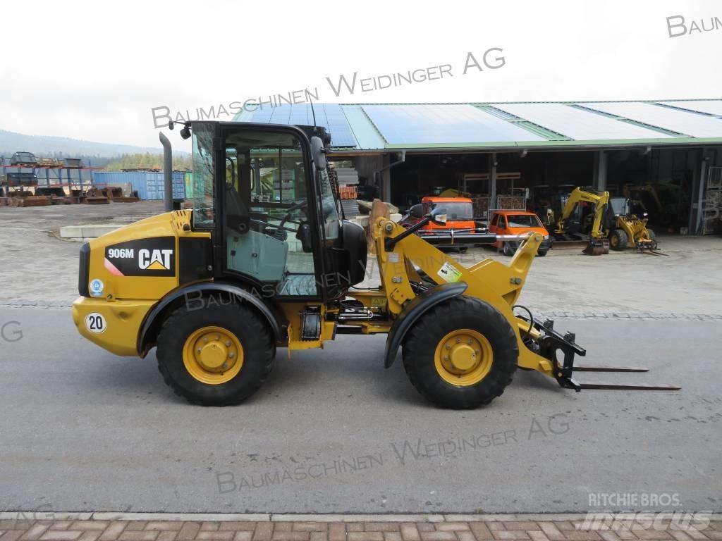 CAT 906M Фронтальні навантажувачі