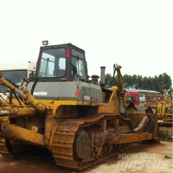 Komatsu d155a-3 Гусеничні бульдозери
