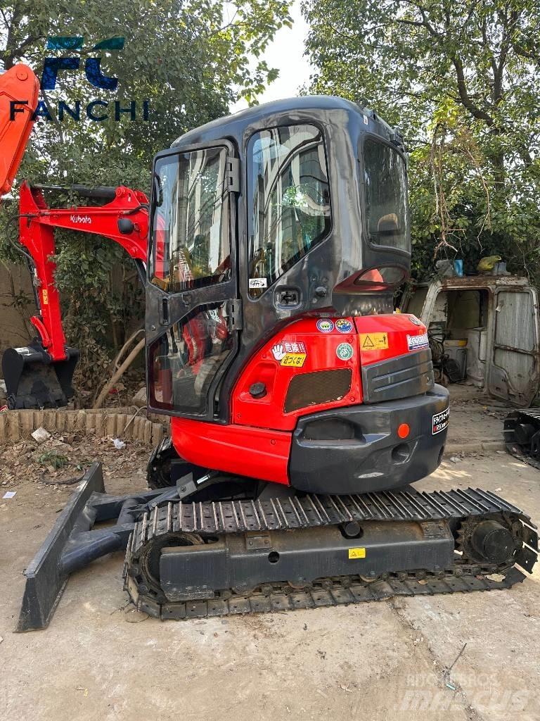 Kubota U 35 Гусеничні екскаватори