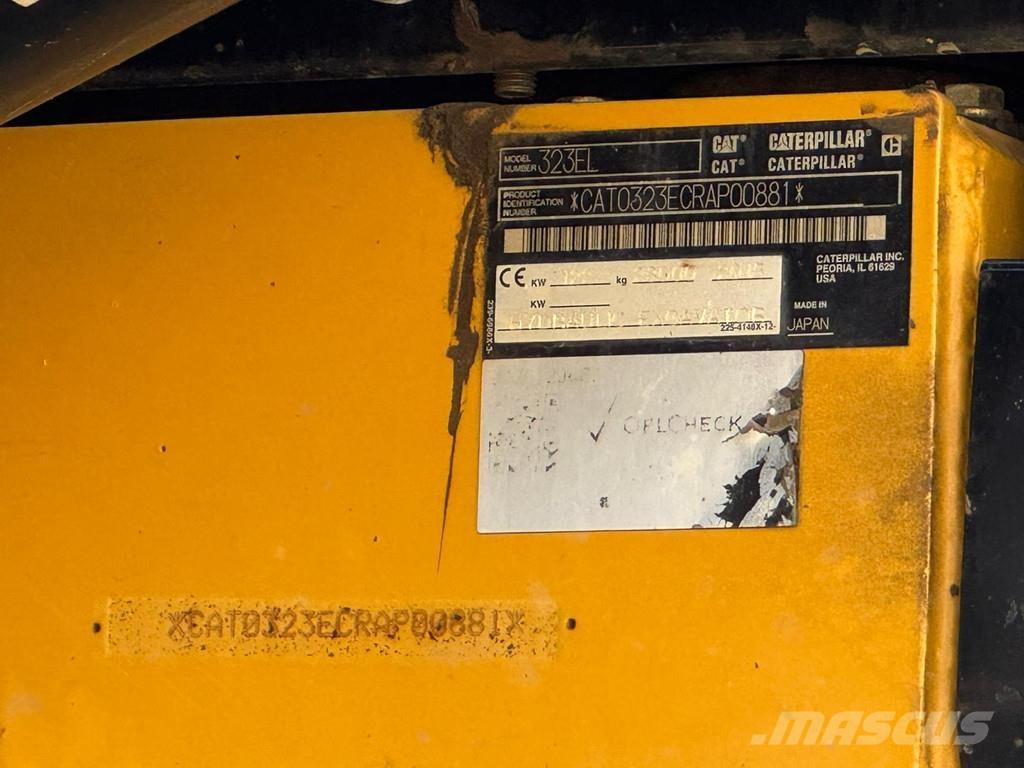CAT 323EL Гусеничні екскаватори