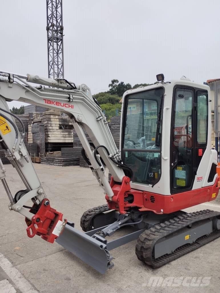 Takeuchi TB 225 Міні-екскаватори < 7т