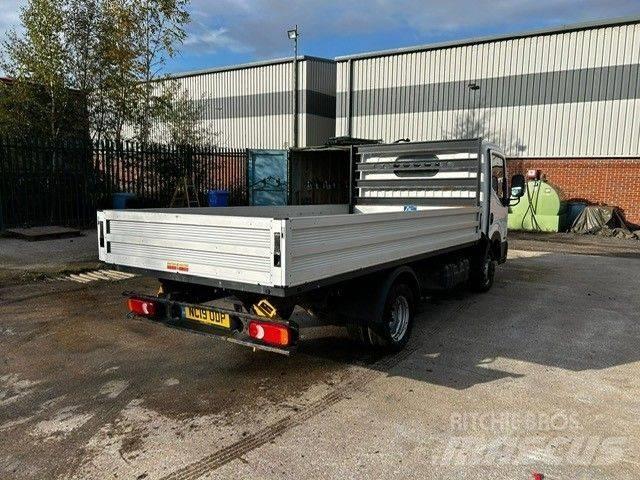 Nissan NT400 Cabstar Пікапи / Бічне розвантаження