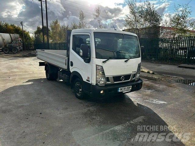 Nissan NT400 Cabstar Пікапи / Бічне розвантаження